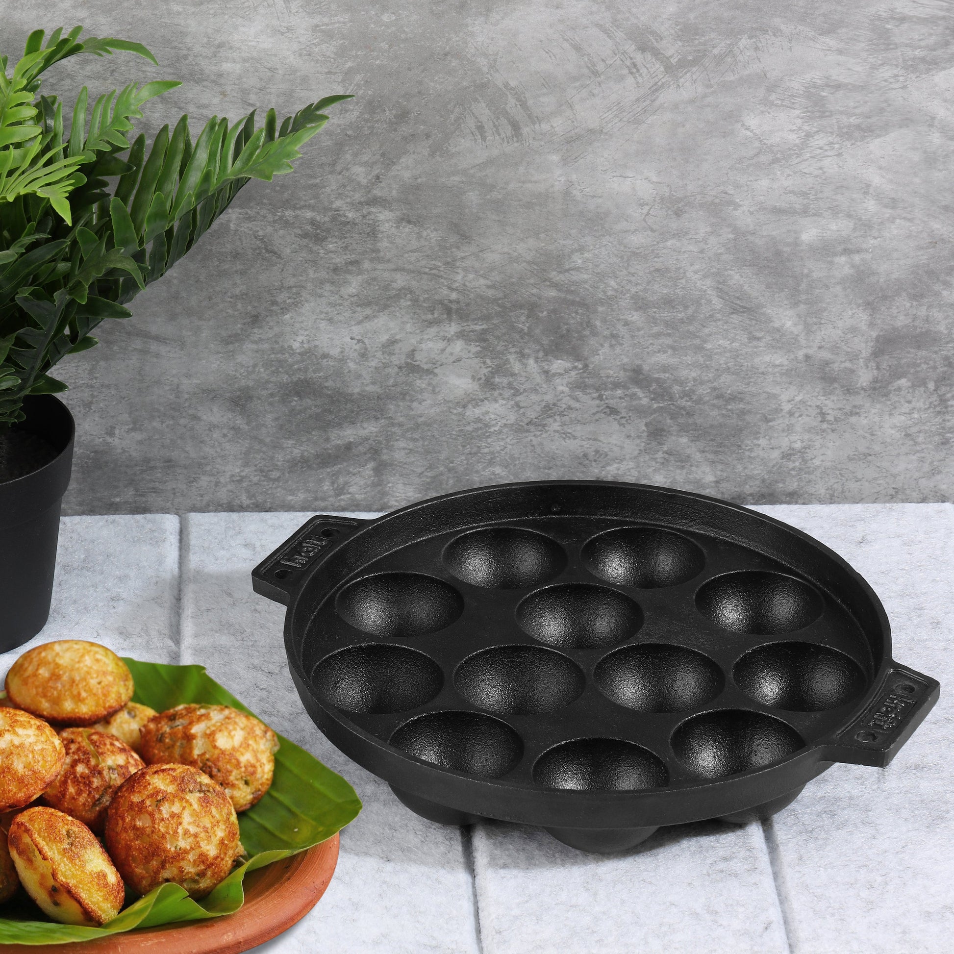 Kraft Infinity cast iron paniyarakkal 20cm pre-seasoned cookware